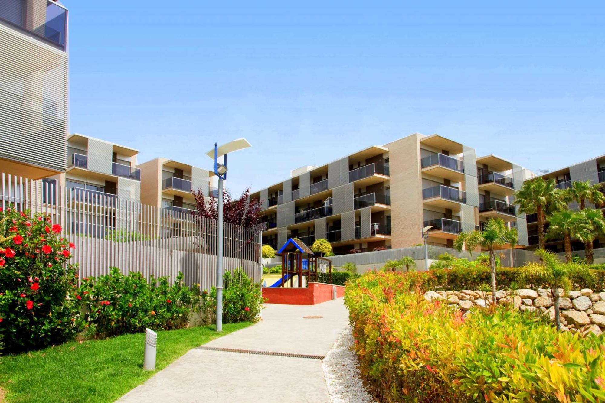 Rentalmar Paradise Families Only Con Parking Salou Exterior photo